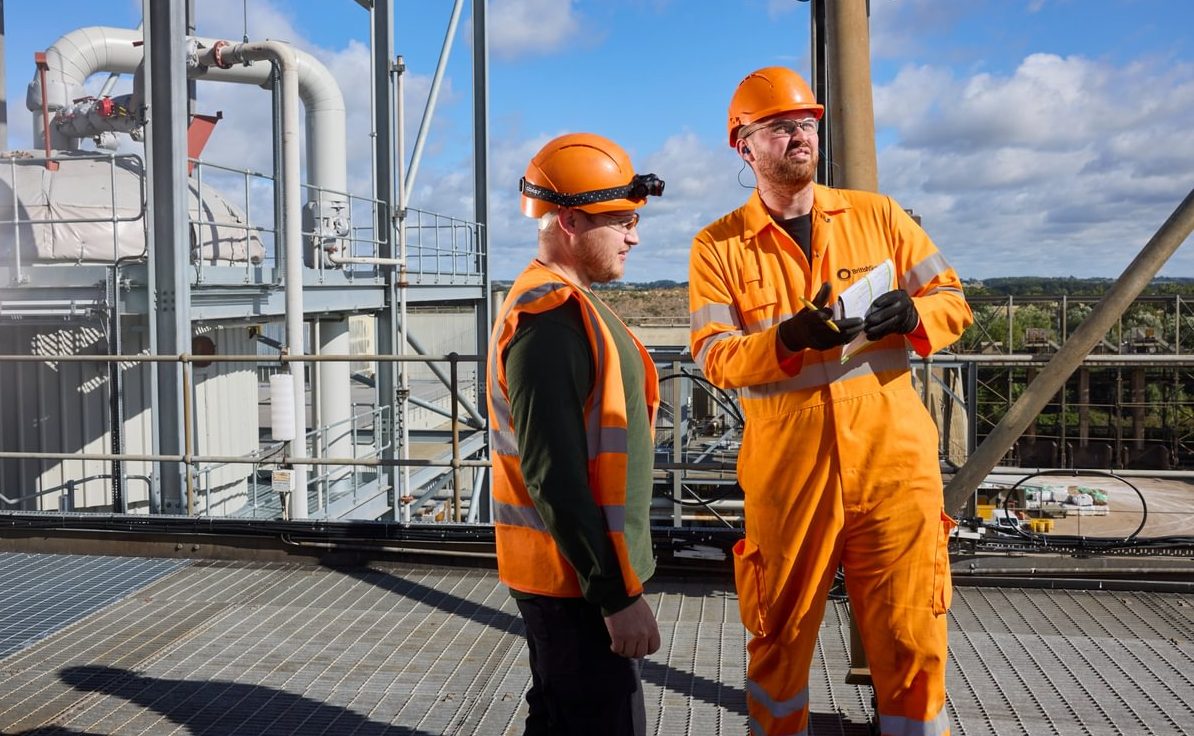 British Sugar engineers with a new evaporator that is helping to reduce GHG emissions at our factory in Wissington, UK